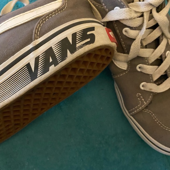 Vans - Picture 3 of 4